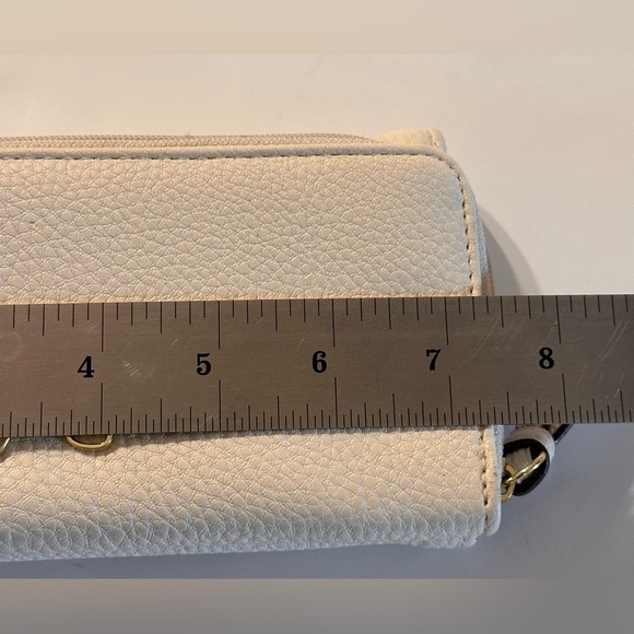 Jessica Simpson Cream Wallet with Gold-Tone Bow and Credit Card Slips - Picture 14 of 16